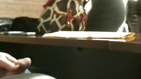 ছেলেটি শক্তিশালী এশিয়ার দক্ষ বাথোলের সাথে এটিকে সেক্স হিন্দি ভিডিও পেয়েছে